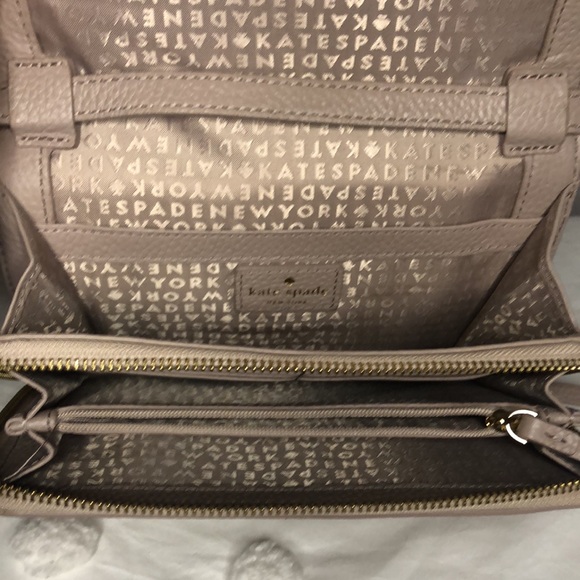 KATE SPADE Chester Street Avie blush colored and black leather crossbody. - Picture 10 of 15